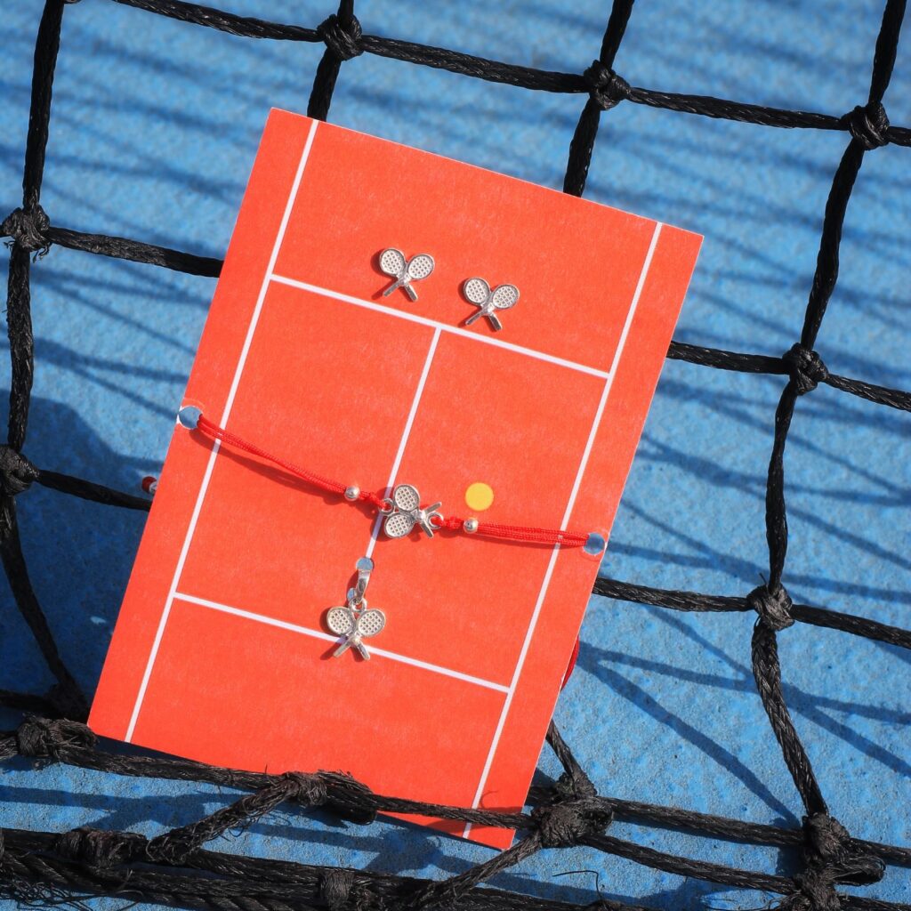 Handcrafted tennis jewelry set с ръчно изплетен червен конец, тенис обеци и висулка. Минималистичен sporty luxury дизайн за мъже и жени.